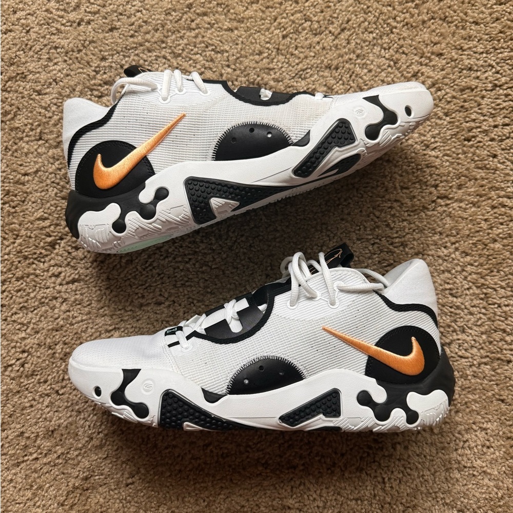 NIKE PG6 size 13